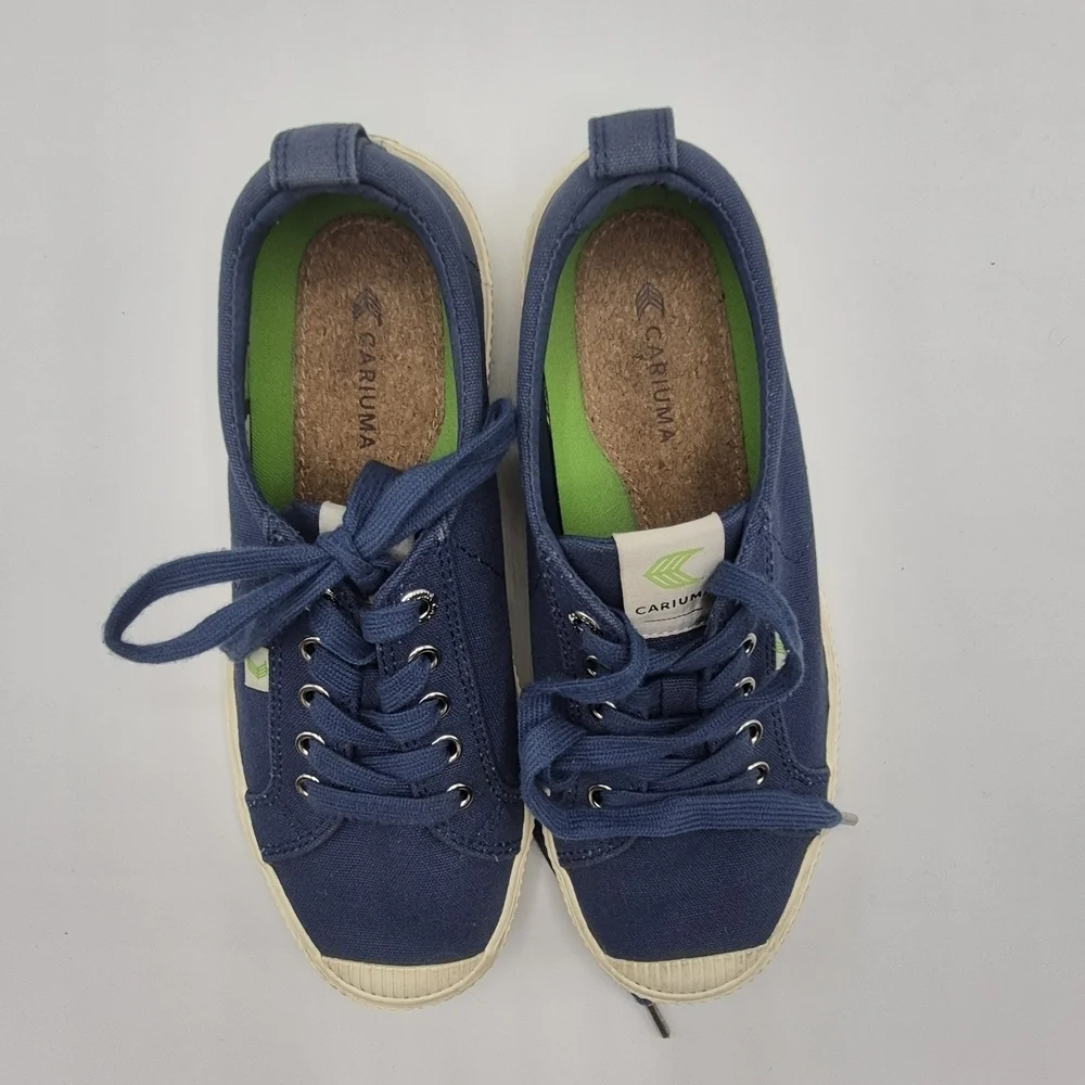 Cariuma Kids Navy Canvas Sneakers